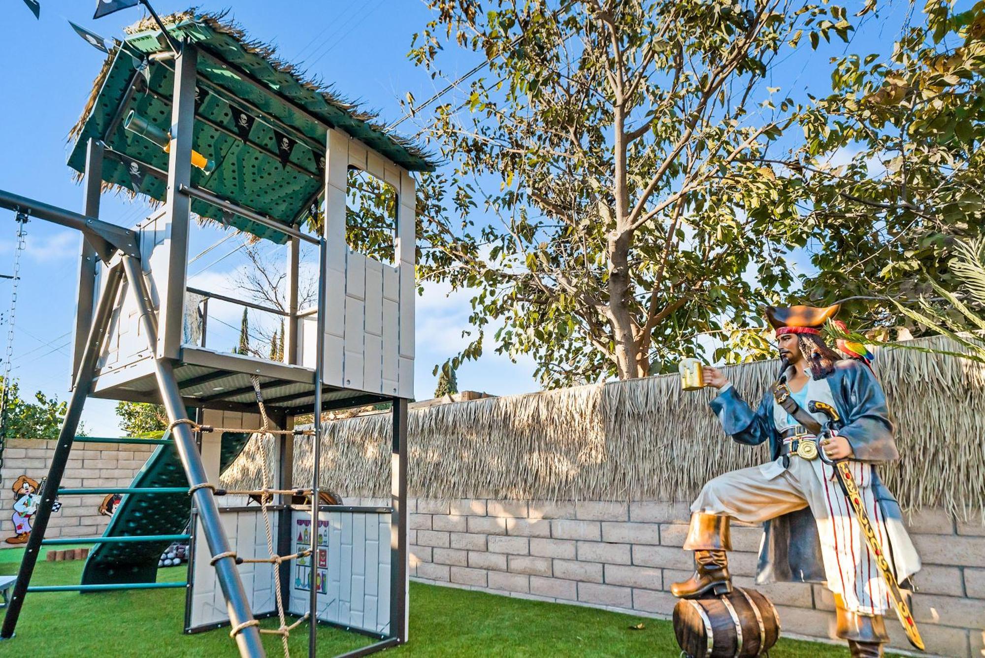 Pirate Cove: Heated Pool, Arcade, Play, More! Гарден-Гров Екстер'єр фото