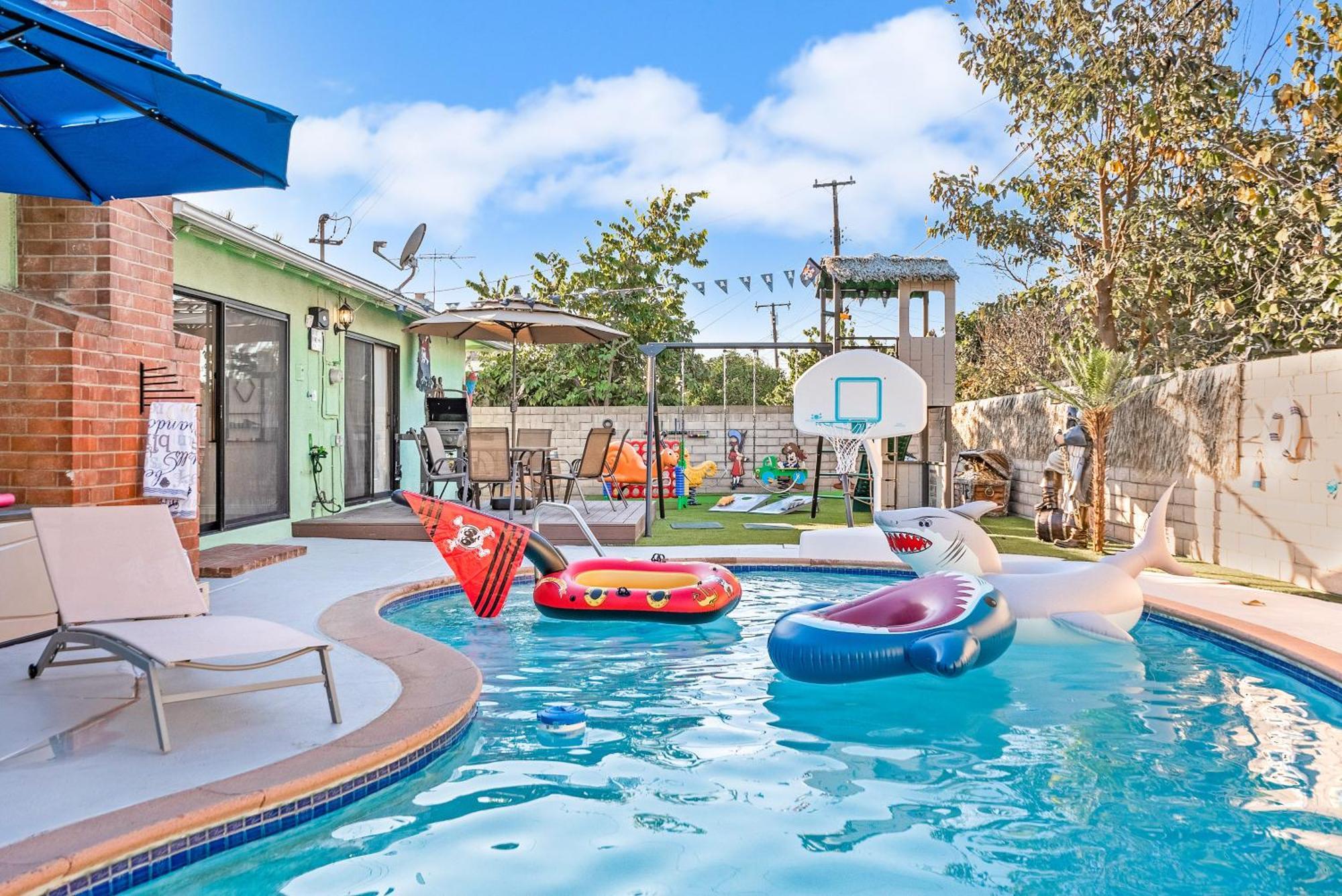 Pirate Cove: Heated Pool, Arcade, Play, More! Гарден-Гров Екстер'єр фото